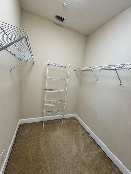 For Rent: $2,950 (3 beds, 2 baths, 2044 Square Feet)