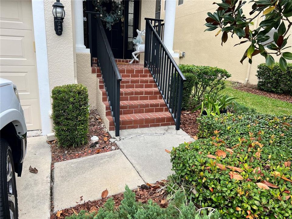 For Rent: $2,950 (3 beds, 2 baths, 2044 Square Feet)