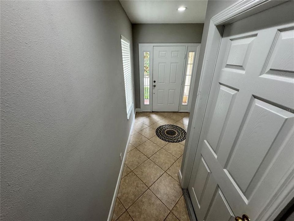 For Rent: $2,950 (3 beds, 2 baths, 2044 Square Feet)