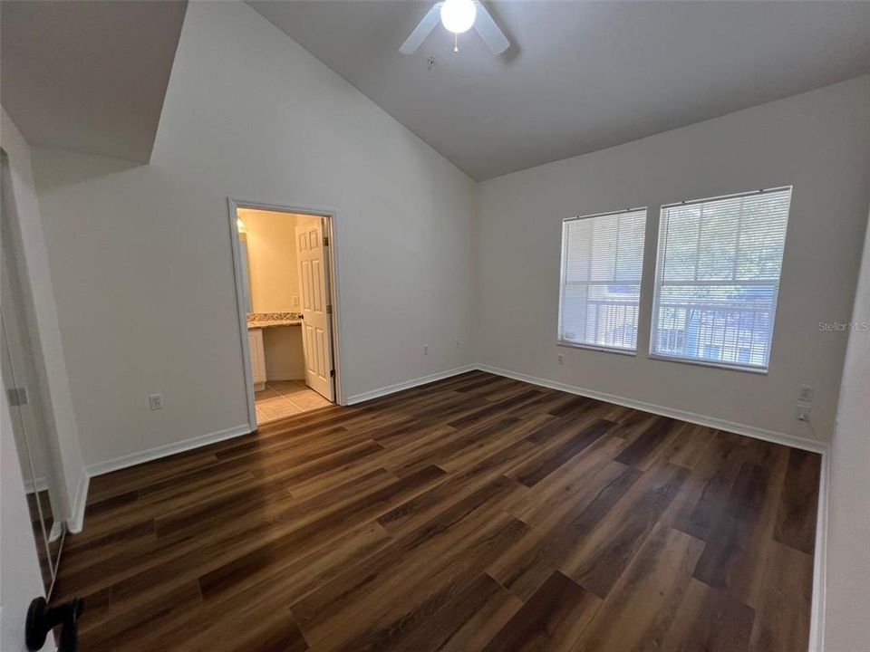 For Rent: $2,150 (3 beds, 3 baths, 1462 Square Feet)