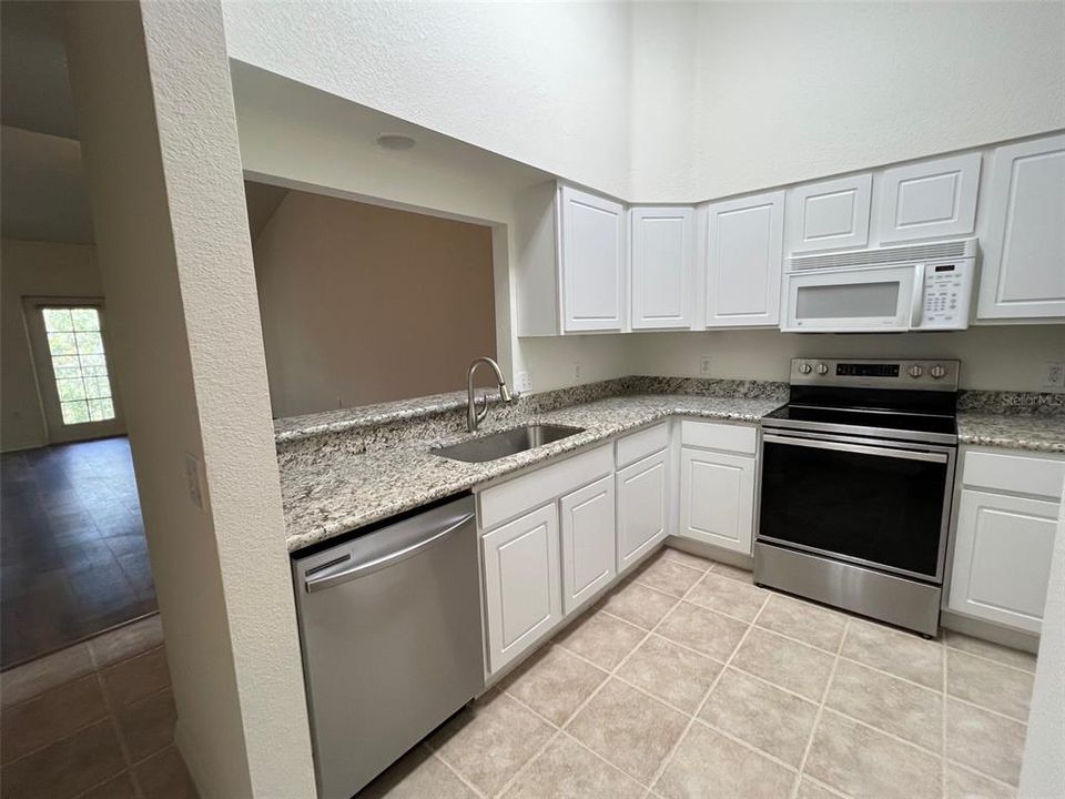 For Rent: $2,150 (3 beds, 3 baths, 1462 Square Feet)