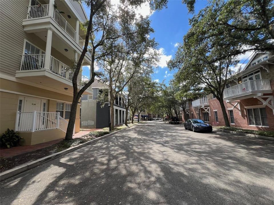 For Rent: $2,150 (3 beds, 3 baths, 1462 Square Feet)