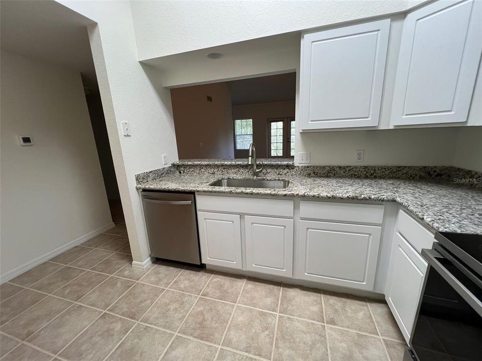 For Rent: $2,150 (3 beds, 3 baths, 1462 Square Feet)