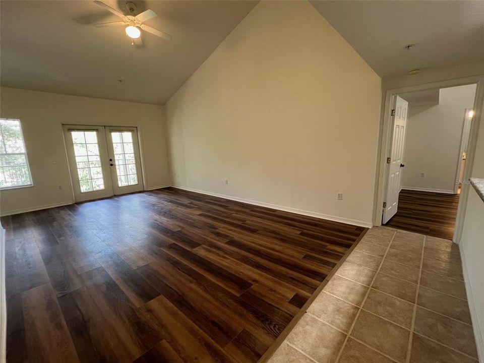 For Rent: $2,150 (3 beds, 3 baths, 1462 Square Feet)