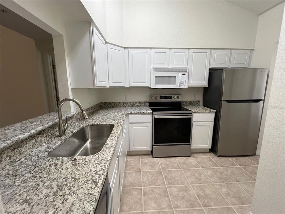 For Rent: $2,150 (3 beds, 3 baths, 1462 Square Feet)