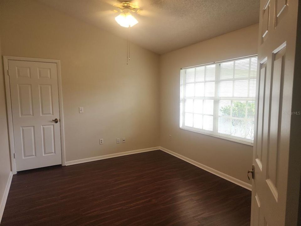 Activo con contrato: $1,800 (3 camas, 2 baños, 1499 Pies cuadrados)