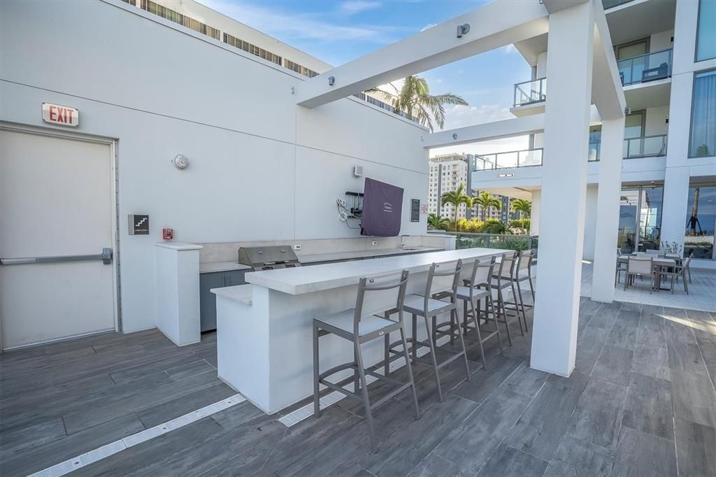 For Sale: $2,750,000 (3 beds, 4 baths, 2712 Square Feet)