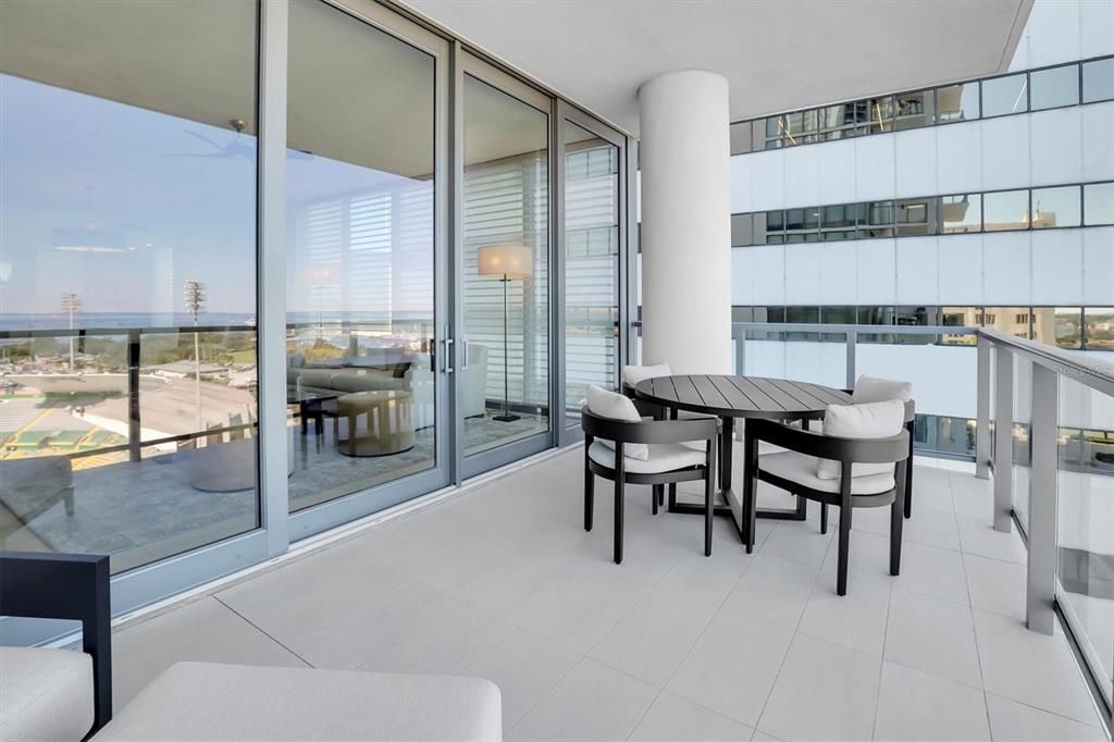 For Sale: $2,750,000 (3 beds, 4 baths, 2712 Square Feet)