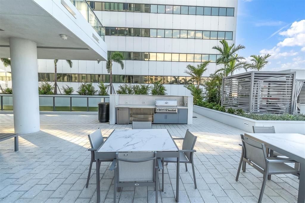 For Sale: $2,750,000 (3 beds, 4 baths, 2712 Square Feet)