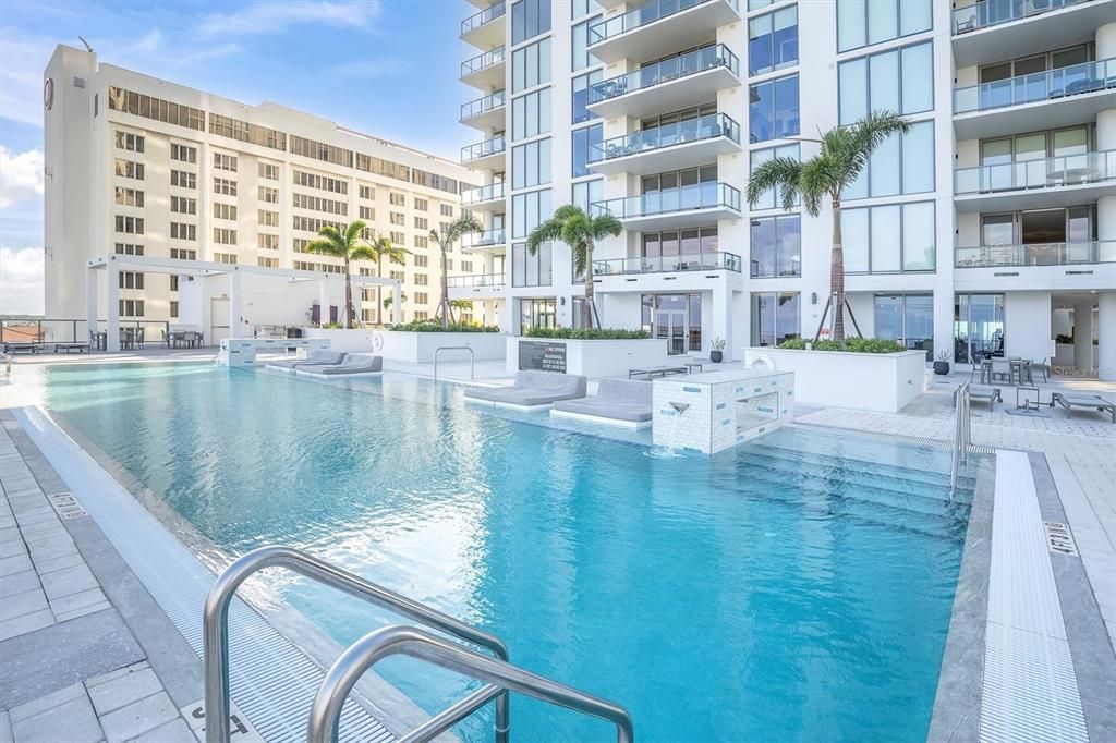 For Sale: $2,750,000 (3 beds, 4 baths, 2712 Square Feet)