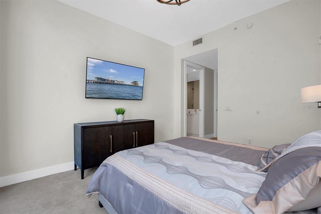 For Sale: $2,750,000 (3 beds, 4 baths, 2712 Square Feet)