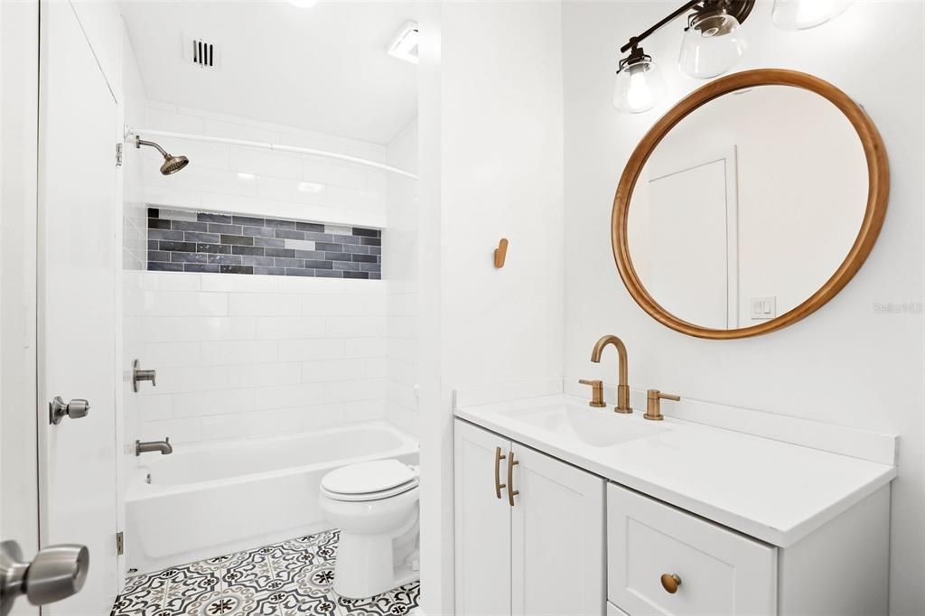 For Rent: $1,275 (1 beds, 1 baths, 742 Square Feet)