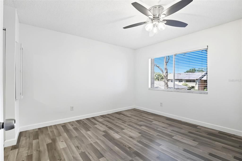 For Rent: $1,275 (1 beds, 1 baths, 742 Square Feet)