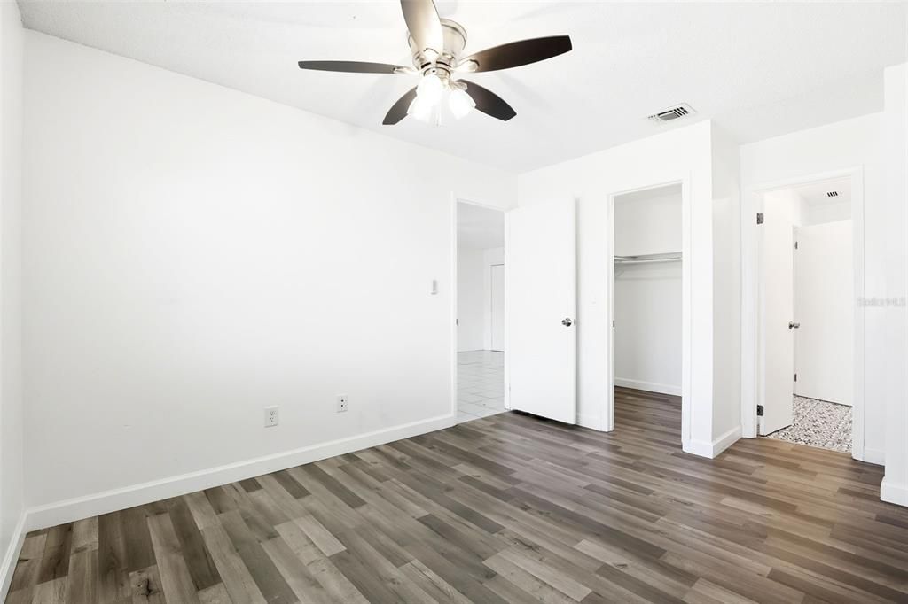 For Rent: $1,275 (1 beds, 1 baths, 742 Square Feet)