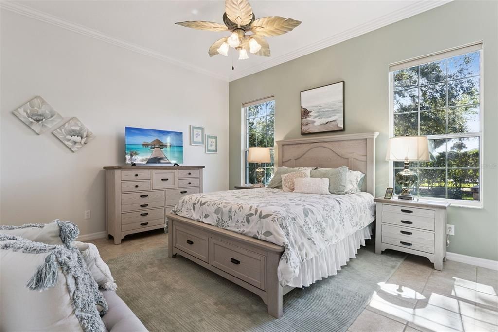 En Venta: $429,900 (3 camas, 2 baños, 2410 Pies cuadrados)