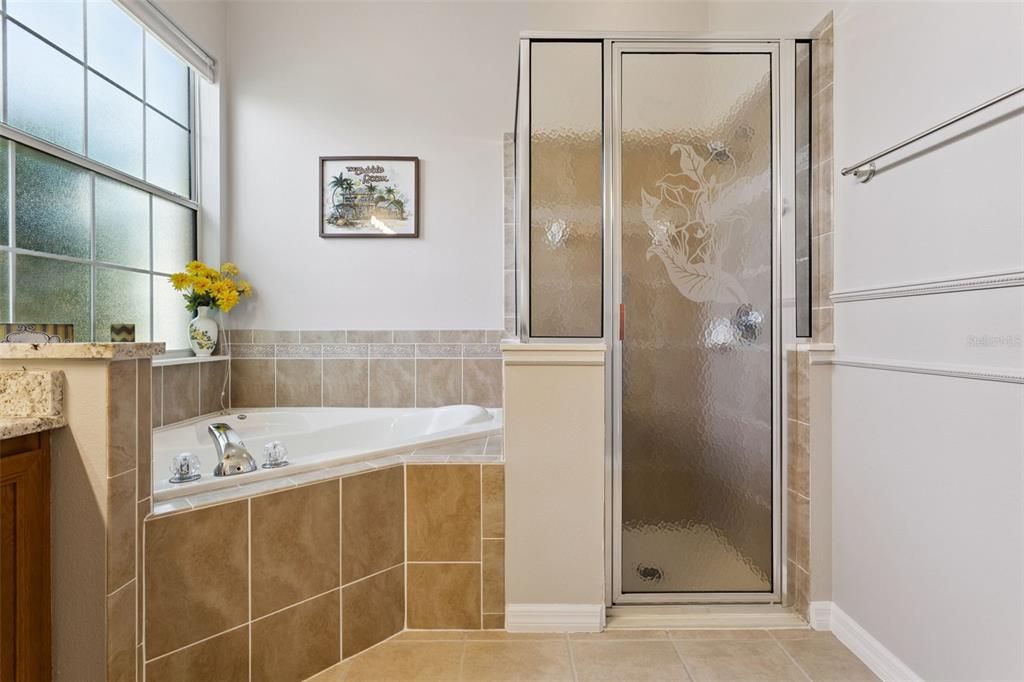 En Venta: $429,900 (3 camas, 2 baños, 2410 Pies cuadrados)