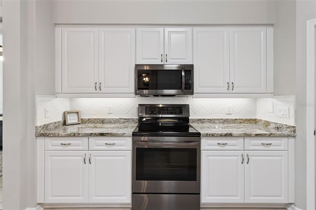 En Venta: $429,900 (3 camas, 2 baños, 2410 Pies cuadrados)