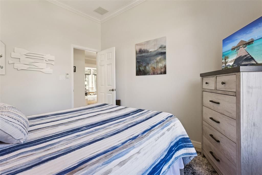 En Venta: $429,900 (3 camas, 2 baños, 2410 Pies cuadrados)