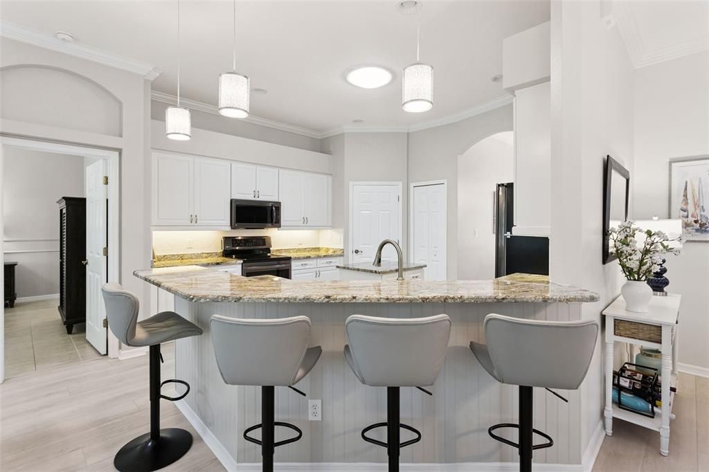 En Venta: $429,900 (3 camas, 2 baños, 2410 Pies cuadrados)