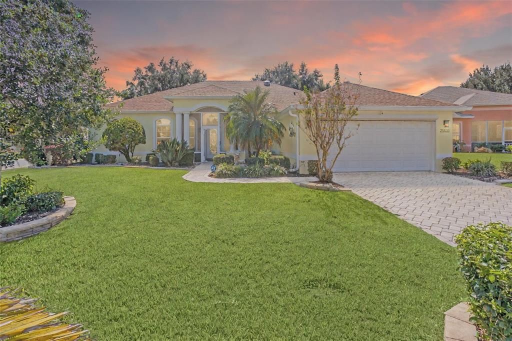 En Venta: $429,900 (3 camas, 2 baños, 2410 Pies cuadrados)