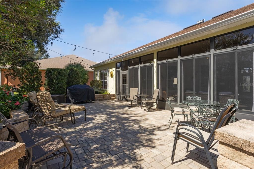 En Venta: $429,900 (3 camas, 2 baños, 2410 Pies cuadrados)