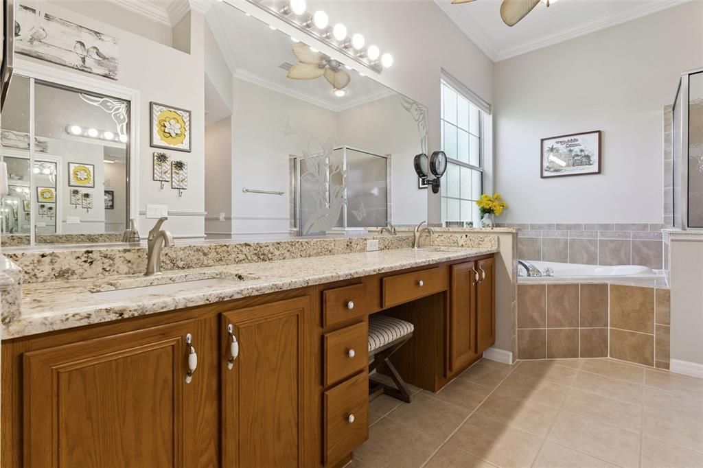 En Venta: $429,900 (3 camas, 2 baños, 2410 Pies cuadrados)