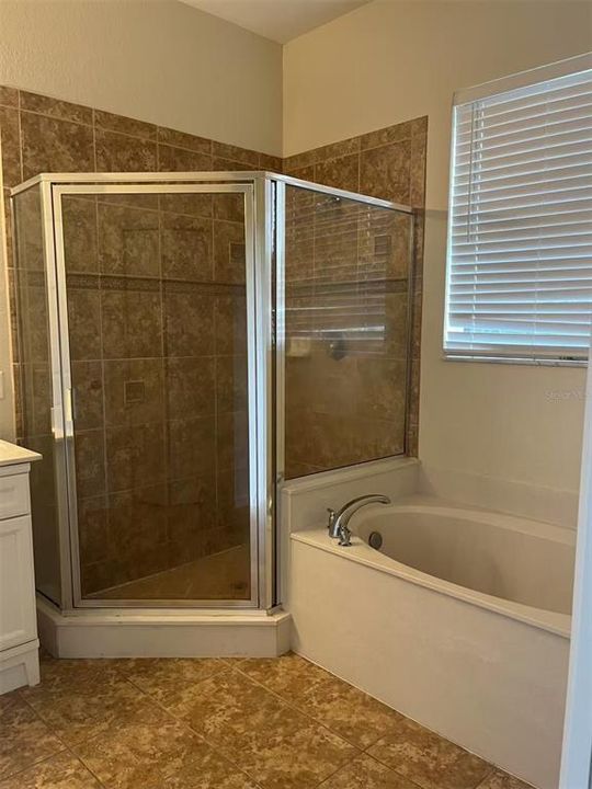 For Rent: $2,500 (3 beds, 2 baths, 1928 Square Feet)