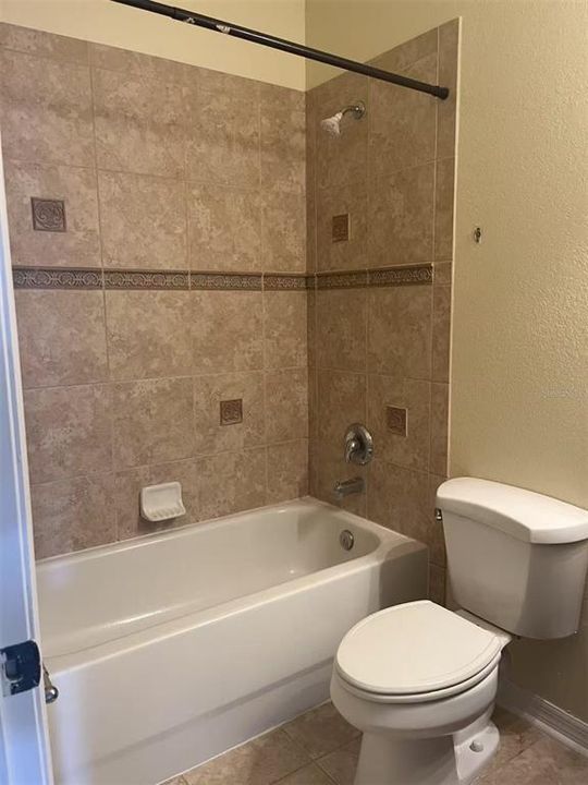 For Rent: $2,500 (3 beds, 2 baths, 1928 Square Feet)