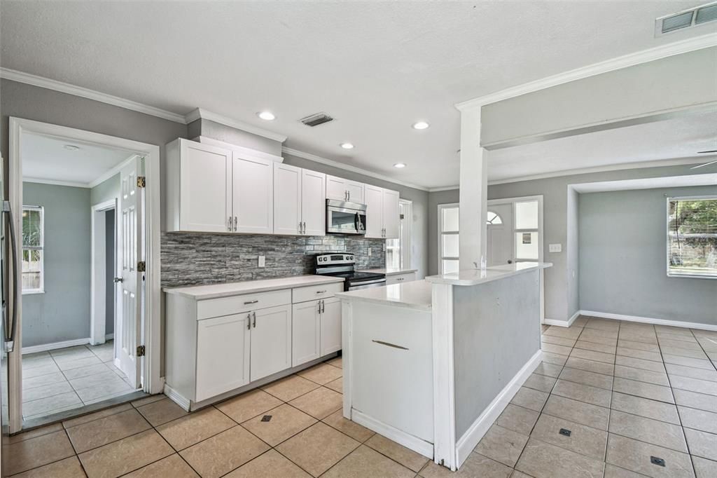 For Sale: $309,900 (4 beds, 2 baths, 1510 Square Feet)