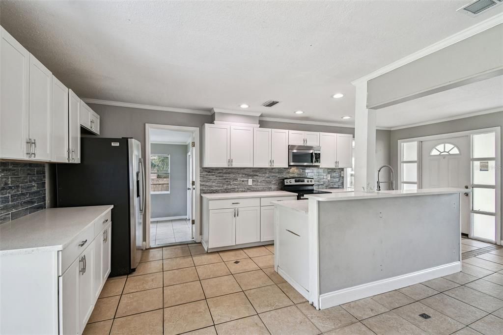 For Sale: $309,900 (4 beds, 2 baths, 1510 Square Feet)