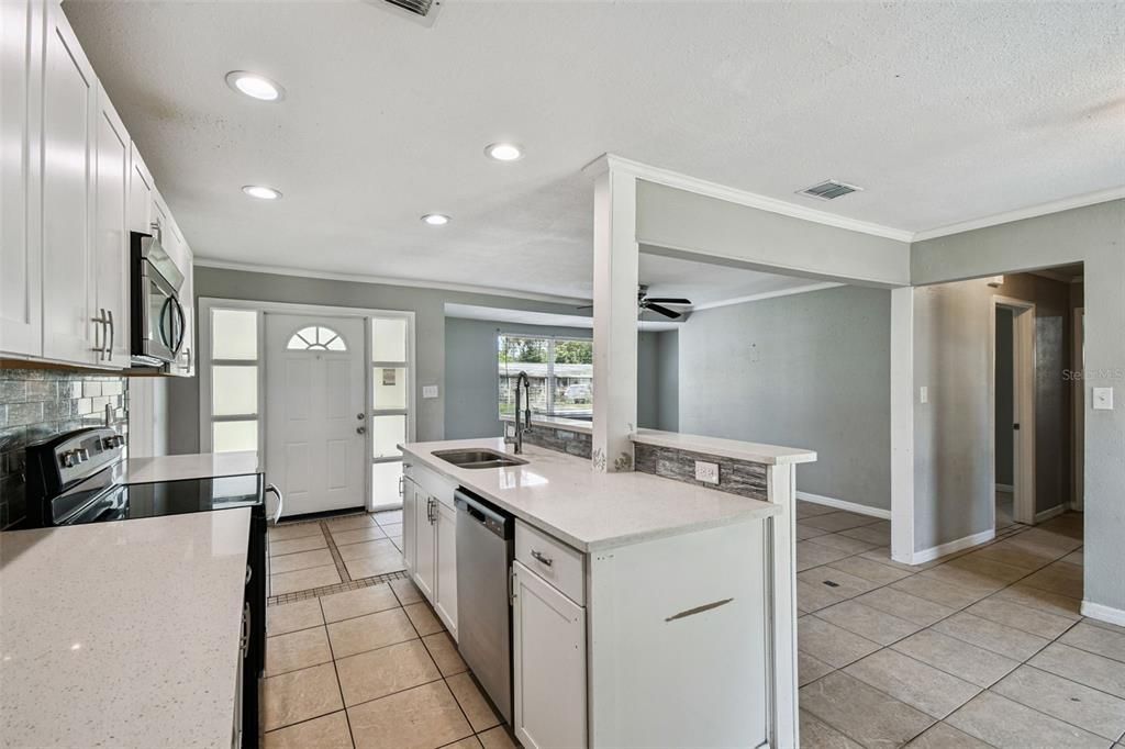 For Sale: $309,900 (4 beds, 2 baths, 1510 Square Feet)