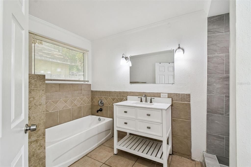 For Sale: $309,900 (4 beds, 2 baths, 1510 Square Feet)