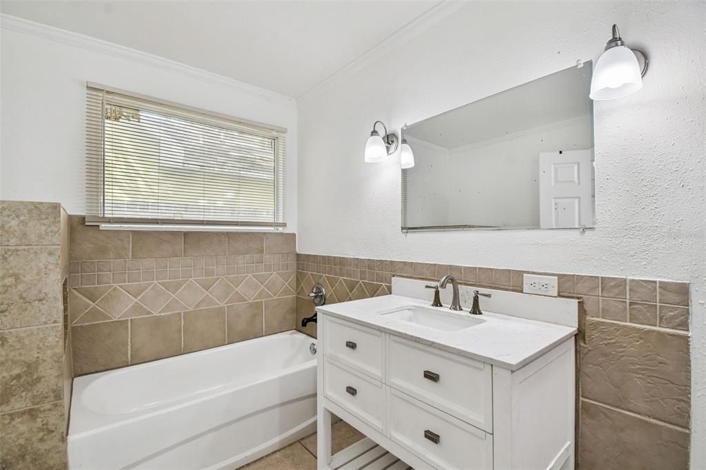 For Sale: $309,900 (4 beds, 2 baths, 1510 Square Feet)