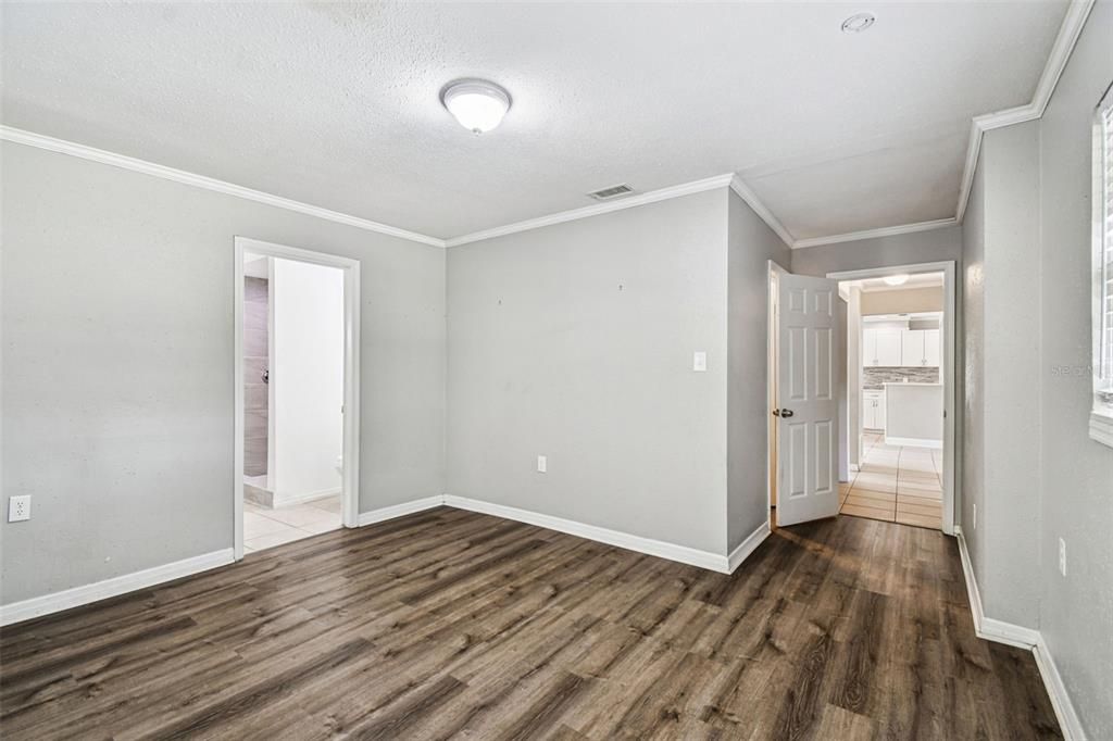 For Sale: $309,900 (4 beds, 2 baths, 1510 Square Feet)