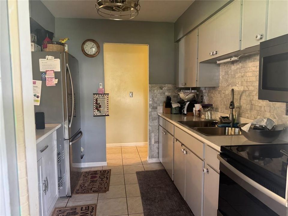For Sale: $145,000 (2 beds, 2 baths, 853 Square Feet)