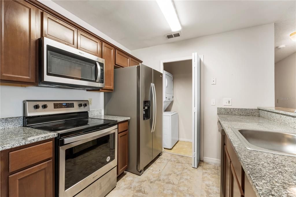 For Rent: $1,550 (2 beds, 2 baths, 991 Square Feet)