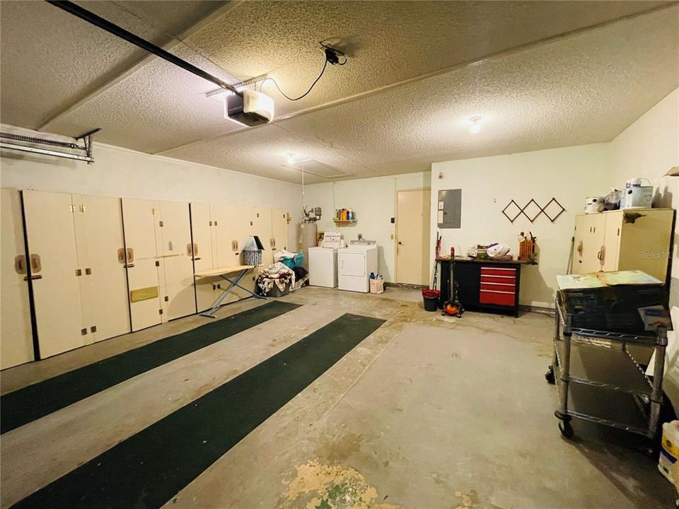 待售: $144,000 (2 贝兹, 2 浴室, 1414 平方英尺)