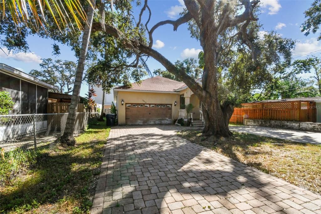 Active With Contract: $499,999 (4 beds, 3 baths, 1766 Square Feet)