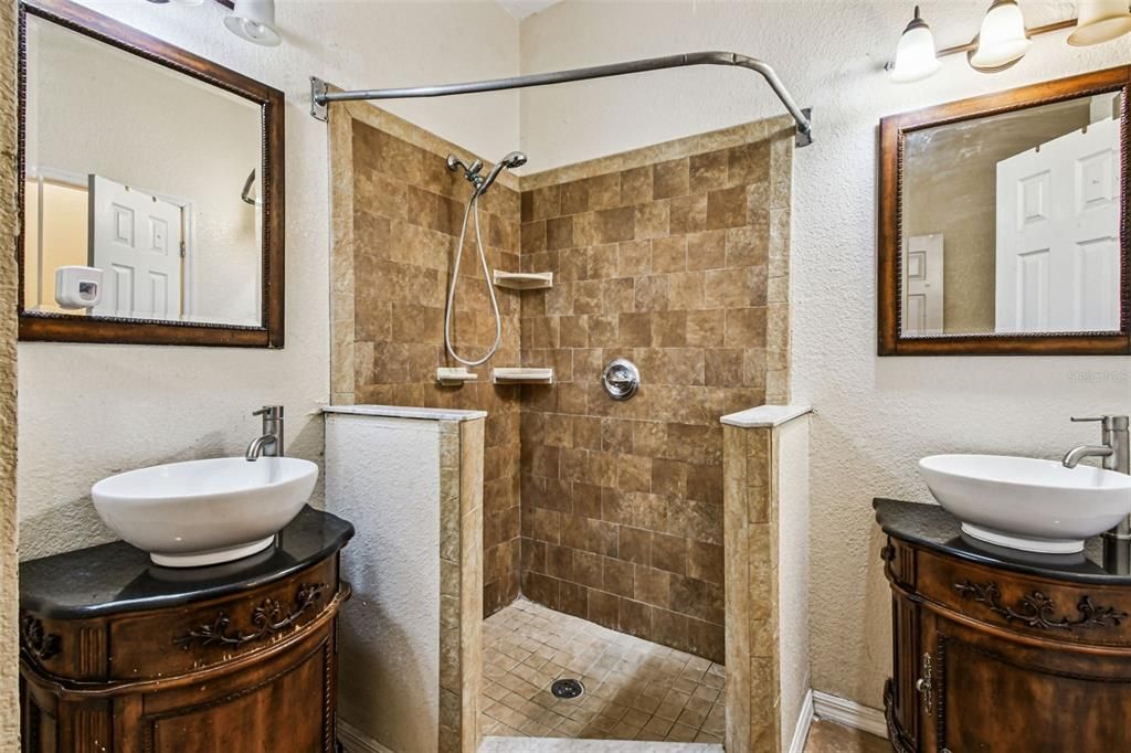 Active With Contract: $499,999 (4 beds, 3 baths, 1766 Square Feet)