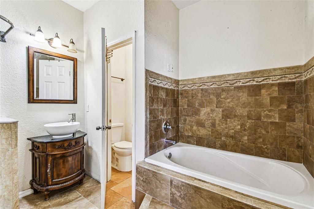 Active With Contract: $499,999 (4 beds, 3 baths, 1766 Square Feet)