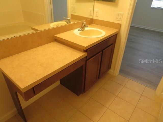 For Rent: $2,000 (3 beds, 2 baths, 1492 Square Feet)