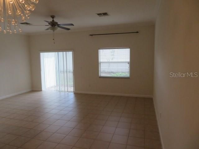 For Rent: $2,000 (3 beds, 2 baths, 1492 Square Feet)