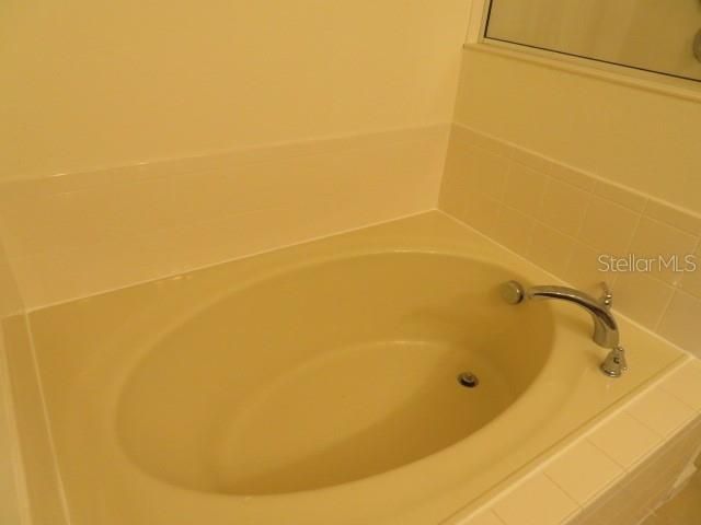 For Rent: $2,000 (3 beds, 2 baths, 1492 Square Feet)