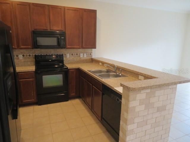 For Rent: $2,000 (3 beds, 2 baths, 1492 Square Feet)