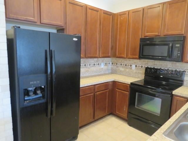 For Rent: $2,000 (3 beds, 2 baths, 1492 Square Feet)
