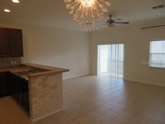 For Rent: $2,000 (3 beds, 2 baths, 1492 Square Feet)