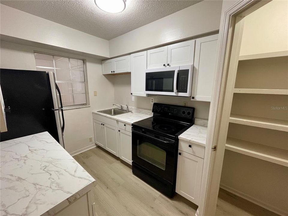 For Rent: $1,450 (2 beds, 1 baths, 1019 Square Feet)