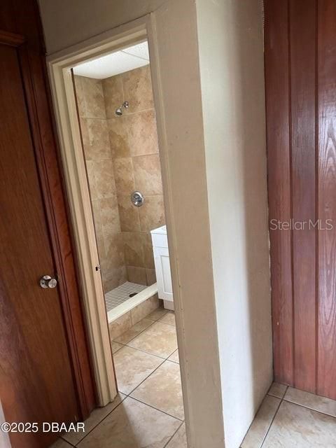 待售: $220,000 (2 贝兹, 1 浴室, 1128 平方英尺)