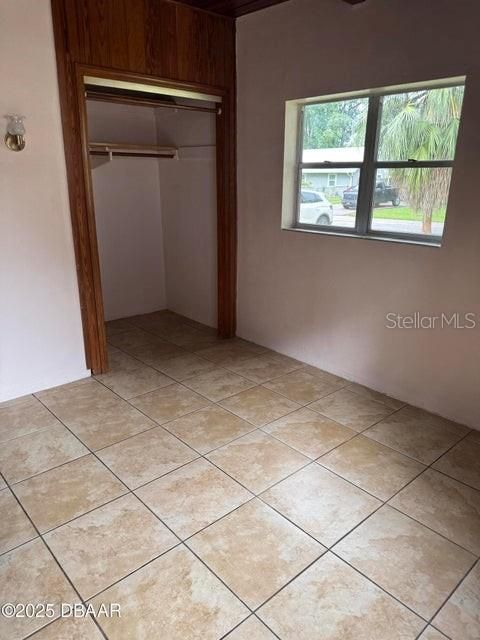 待售: $220,000 (2 贝兹, 1 浴室, 1128 平方英尺)