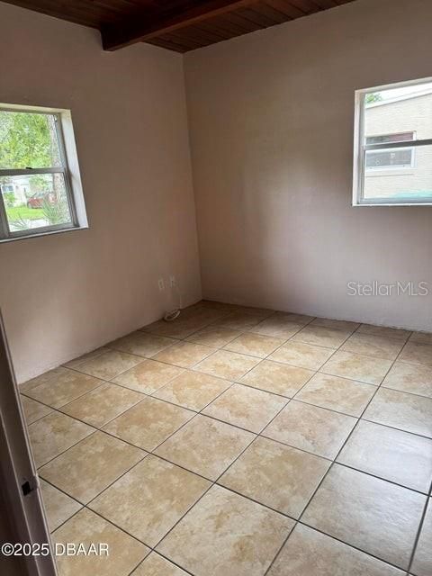 待售: $220,000 (2 贝兹, 1 浴室, 1128 平方英尺)